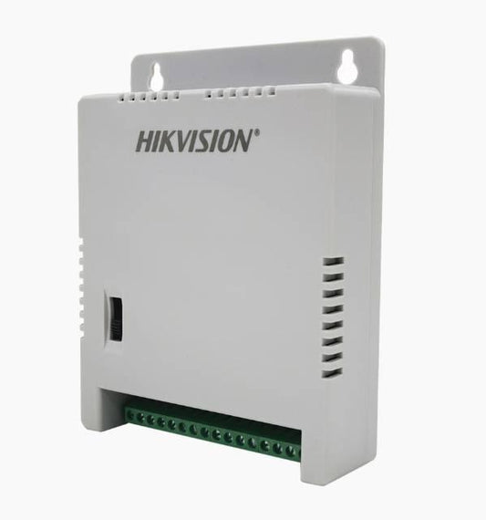 Fuente de Poder Regulada 12 Vcc / 13.5 Vcc / 15 Vcc para 8 Cámaras / 1 Amp por Salida / Voltaje de Entrada 90 - 130 VCA / Filtro de Ruido para Cámaras 4K
